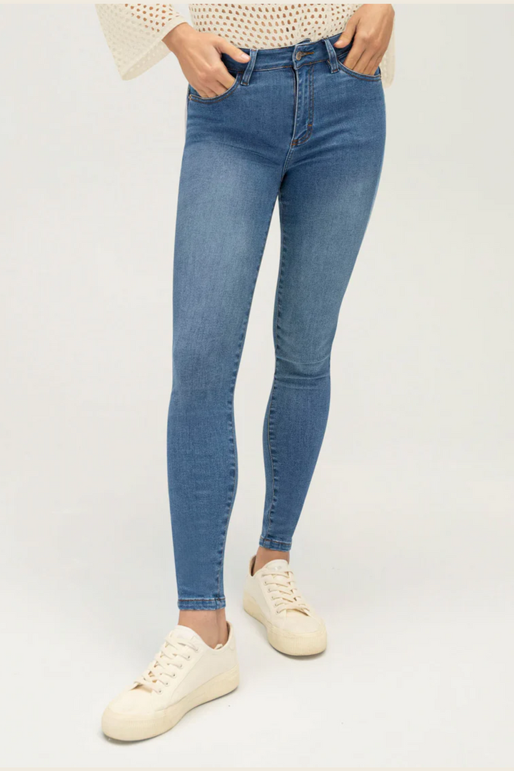 Leonisa - Butt-Lifting Skinny Jeans