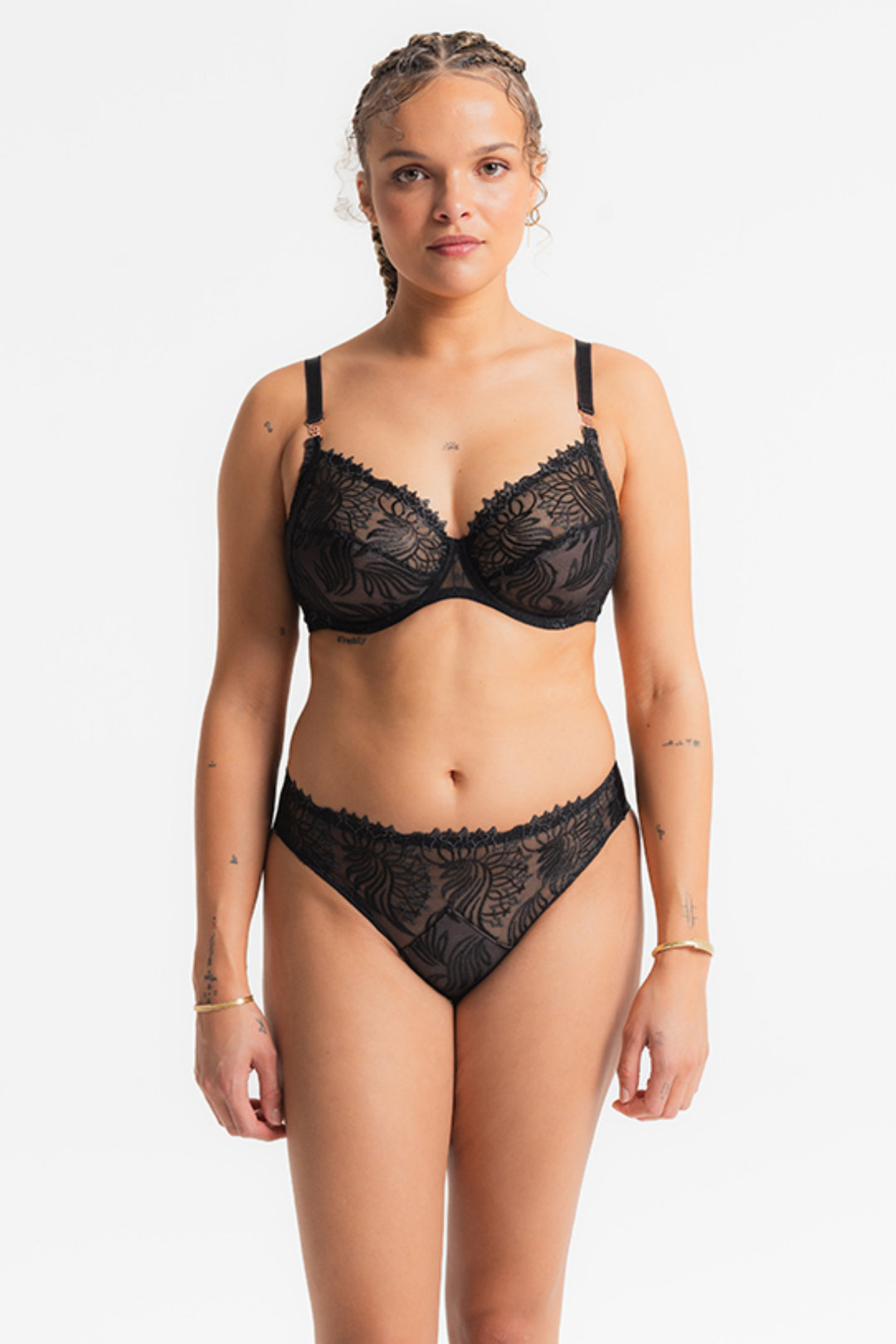 Louisa Bracq - Swan Brief