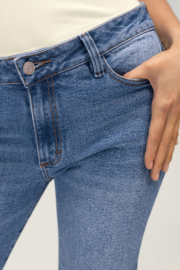 Leonisa - Straight-leg jeans